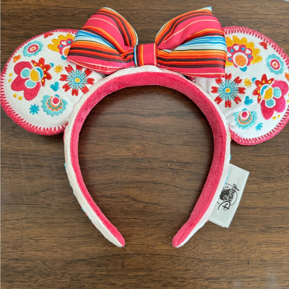 Disney Parks Epcot World Showcase Mexico Pavilion Minnie Mouse Ears